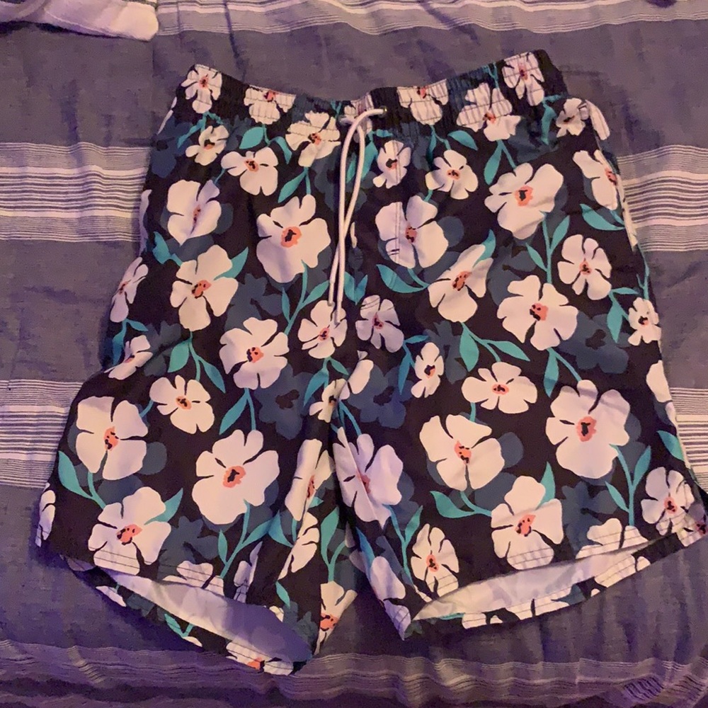 No brand 5 inch swim trunks floral pattern size S